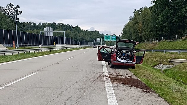 Naped boural, pak usnul. Opilec na dlnici vezl v aut i dt.