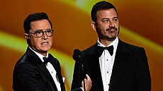 Amerití komici Stephen Colbert a Jimmy Kimmel na pedávání televizních cen...