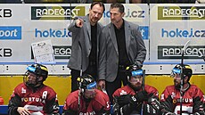 Trenér Sparty Pavel Gross (vlevo) a asistent Antonín Stavjaa.