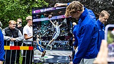 Miikka Muurinen dostal na památku snímek své vydaené smee proti Velké...