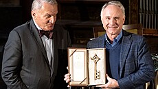 Na tiskové konferenci vystoupil americký spisovatel Dan Brown, který p�edstavil...
