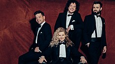 Soubor Pavel Haas Quartet tvo�í (zleva) Peter Jar��ek, Veronika Jar��ková,...