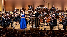 Sopranistka Kate�ina Kn�íková, dirigent Robert Jindra a Symfonický orchestr...