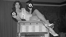 Jukebox býval duchem své doby. Snoubil se se sex-appealem, divokostí,...