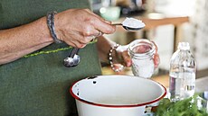 S�l se vyplatí omezovat. Ale pro zdravý tlak a srdce je prosp�ný i naopak...