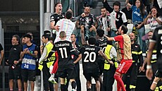 Radost hrá�� i fanou�k� Juventusu po vyrovnávací brance z 96. minuty.