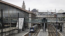 Desítky a stovky tisíc lidí po celé Francii vyly do ulic protestovat proti...