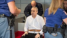 Krajský soud v Olomouci otev�el kauzu pojistného podvodu, kdy si man�elé Crhovi...