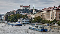 Hladina Dunaja v Bratislave v noci na 17. septembra 2024 kulminovala na úrovni...