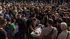 Zatímco USA dál trvají na dohod� mezi Moskvou a Kyjevem, na Ukrajin� dál...