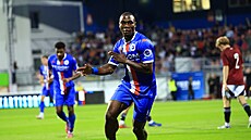 Quadri Adediran z Artisu Brno slaví gól v druholigovém utkání proti Spart B.