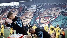 Choreo slávistických fanou�k� p�ed utkáním Ligy mistr� s Bodö/Glimt.