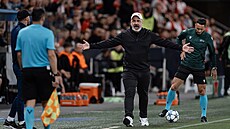 Slávistický kou� Jind�ich Trpi�ovský se roz�iluje b�hem utkání s Bodö/Glimt.