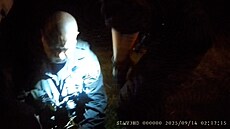 Strá�níci spoutali agresora, který na ulici strhl mu�i hodinky