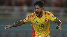 Kolumbijec Luis Suárez slaví branku.