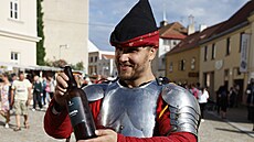 V roce 2024 bylo znojemské vinobraní kv�li vydatným de���m zru�eno, o to víc se...