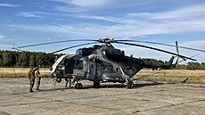 T�i �eské vrtulníky Mi-171� p�istály na východní hranici Polska. (15. zá�í 2025)
