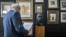 Výstava Immortales v Toskánském paláci. Na snímku nap�íklad obraz Kytice od...