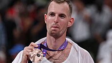 Jan tefela slaví bronzovou medaili na mistrovsví svta v Tokiu.