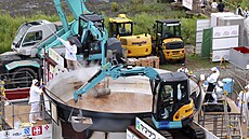 Obí hrnec polévky pipravované na festivalu ve východojaponském mst Jamagata...