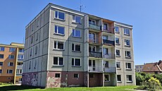 V javornickém paneláku, kde bydleli problemati�tí nájemníci, mají v blízké...