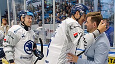 Miroslav Indrák (vpravo) se v Plzni louí s hokejovou kariérou.