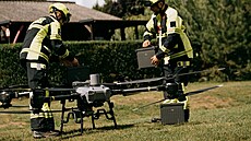 Transportní dron DJI Flycart 30 doká�e p�epravit materiál a� do hmotnosti 30...