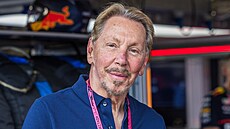Zakladatel Oraclu Larry Ellison b�hem Grand Prix F1 6. �ervence 2025