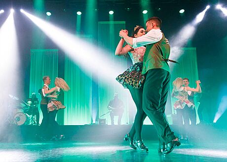 Ve vystoupení Celtic Legends se pojí ivá hudba, tanec a zpv, s úctou...