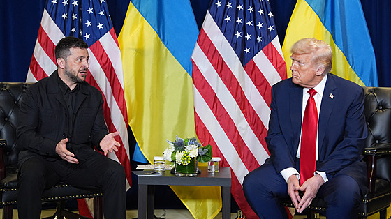Donald Trump a Volodymyr Zelenskyj se seli na okraj Valného shromádní OSN....