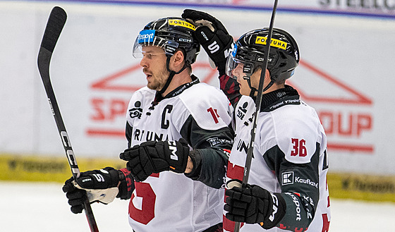 Filip Chlapík ze Sparty slaví gól proti Vítkovicím.