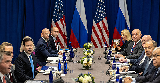 Americký ministr zahranií Marco Rubio se setkává s ruským ministrem zahranií...