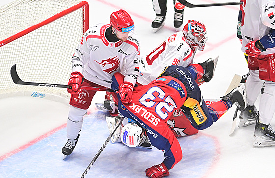 Luká Sedlák na návtv v brankoviti Tince.