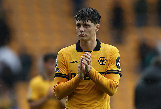 eský obránce Ladislav Krejí ve fotbalové Premier League vstelil svj první...