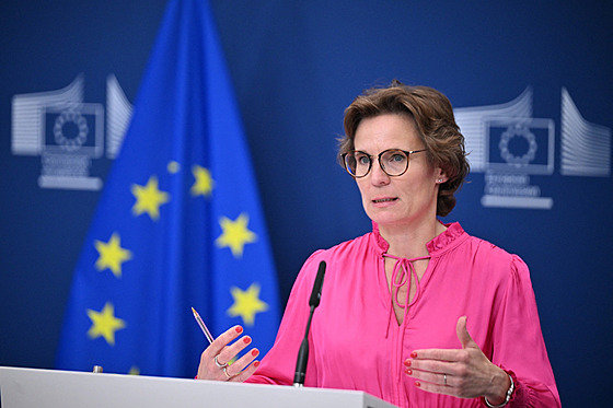 Jessika Roswallová, komisa�ka pro �ivotní prost�edí, odolnost vodních zdroj� a...