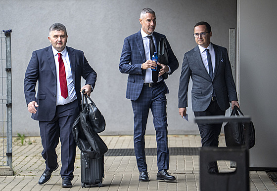 Zaíná hlavní líení kauzy Dozimetr. Na obvodní soud pro Prahu 9 dorazil...