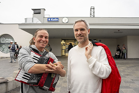 Pedvolební kampa PIRÁTI na pivo se Zdekem Hibem a Ivanem Bartoem. (24....