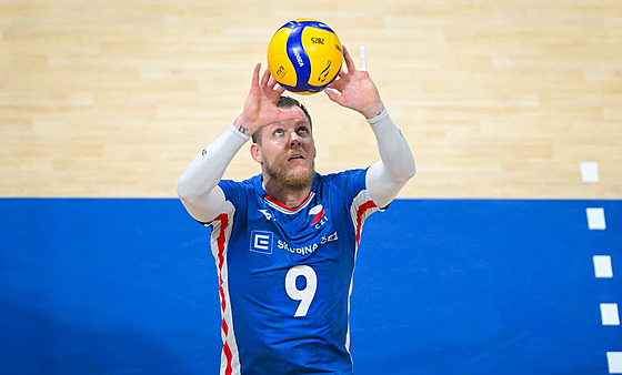 Volejbalový nahráva Lubo Bartnk ve tvrtfinále mistrovství svta