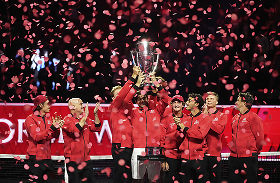 Výbr svta se raduje z triumfu v Laver Cupu.