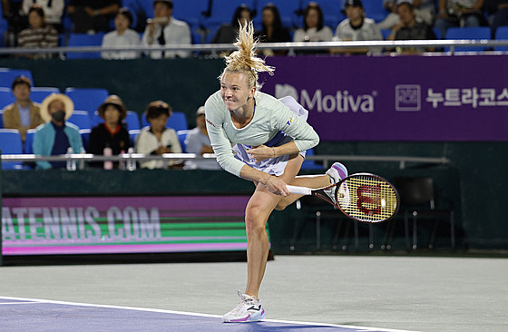 Kateina Siniaková bhem semifinále turnaje v Soulu.