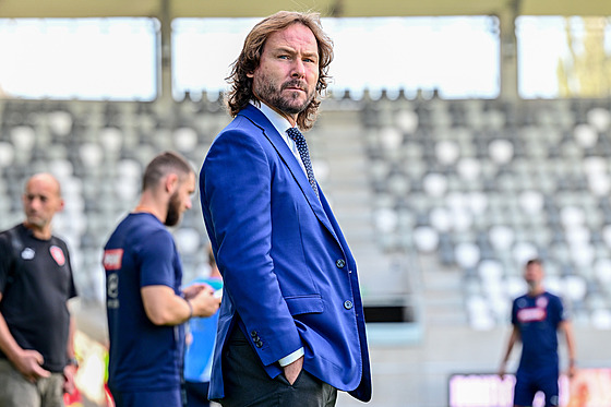 Mana�er �eských fotbalových reprezentací Pavel Nedv�d p�ed p�ípravným utkáním...