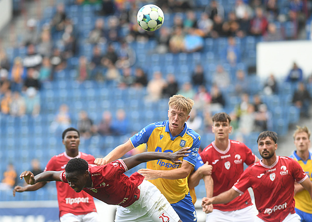 ONLINE: Pardubice - Teplice, boj o prostřední skupinu. Kdo uspěje?