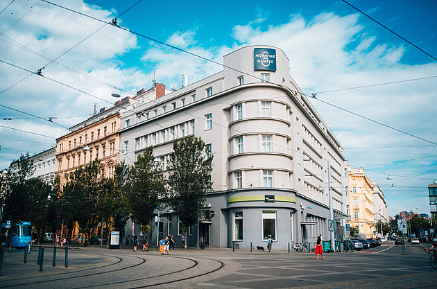 Administrativní budova na rohu Moravského námstí v Brn spojuje historickou...