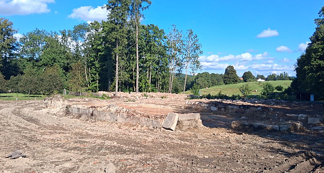 V zaniklé vsi Fukov, její území spadá pod msto luknov na Dínsku, se...