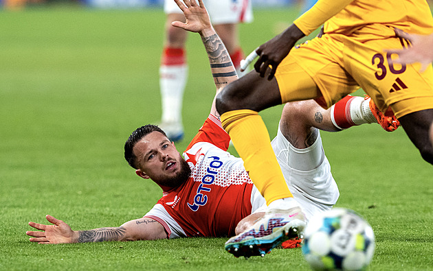 Slavia - Dukla 2:0, oba góly dal navrátilec po trestu Chorý, hosté byli bezzubí