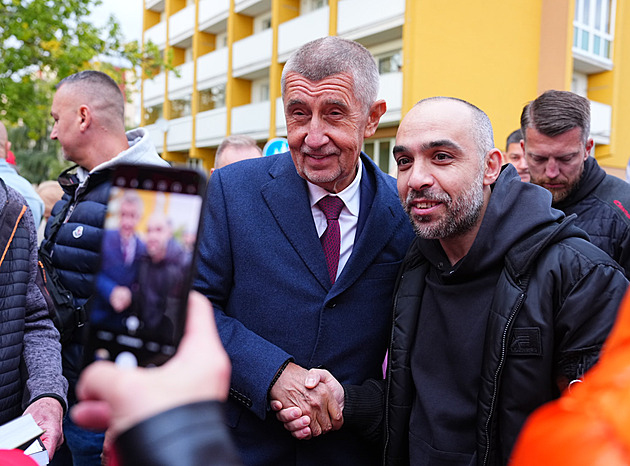 Babiš přilákal do Kralup příznivce i recesisty. Udivil ho pokles preferencí