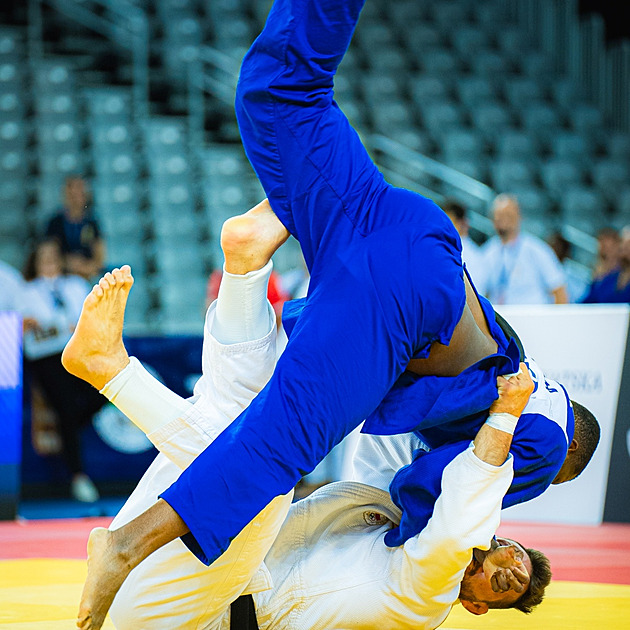 Ranní vstávání bolí, Krpálka ale žene vidina LA. Ty jsi tu pořád? žasnou soupeři