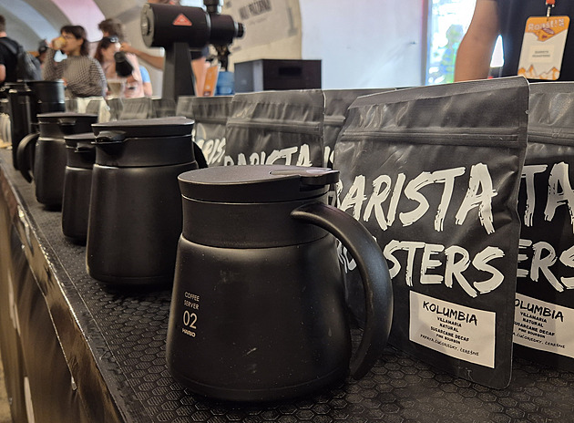 Festival Roast! 2025 v Brn. V bývalé Káznici návtvníci neomezen ochutnávali...