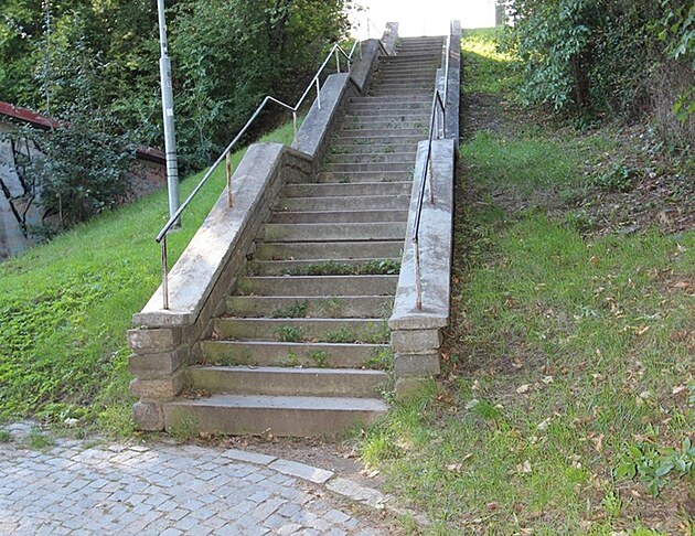 Recidivista pepadl i seniorku, která la v místech u schod v lokalit ulice...