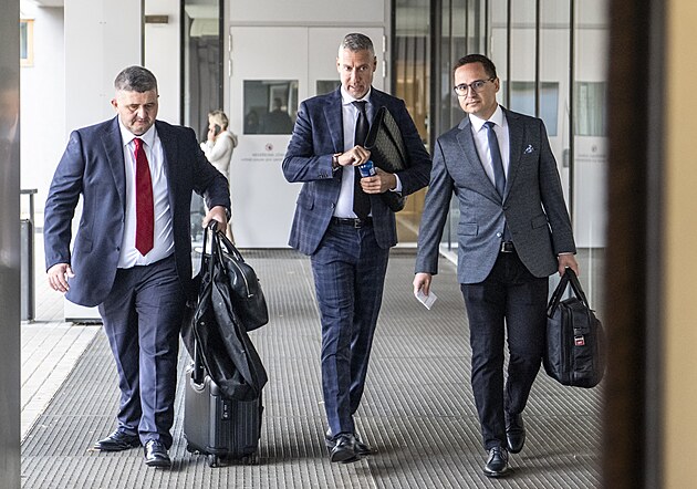 Zaíná hlavní líení kauzy Dozimetr. Na obvodní soud pro Prahu 9 dorazil...